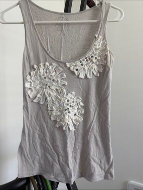INC International Concepts Light Gray Tank Top with White Floral Appliques